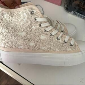 AE Crochet Platform High-Top Sneaker